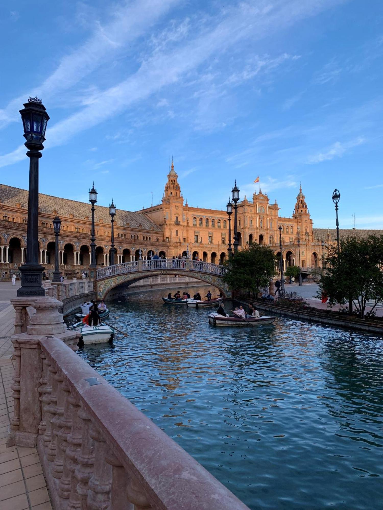 Bonito Y Muy Fresco En Nervion De Dos Y Dos Banos Sevilla