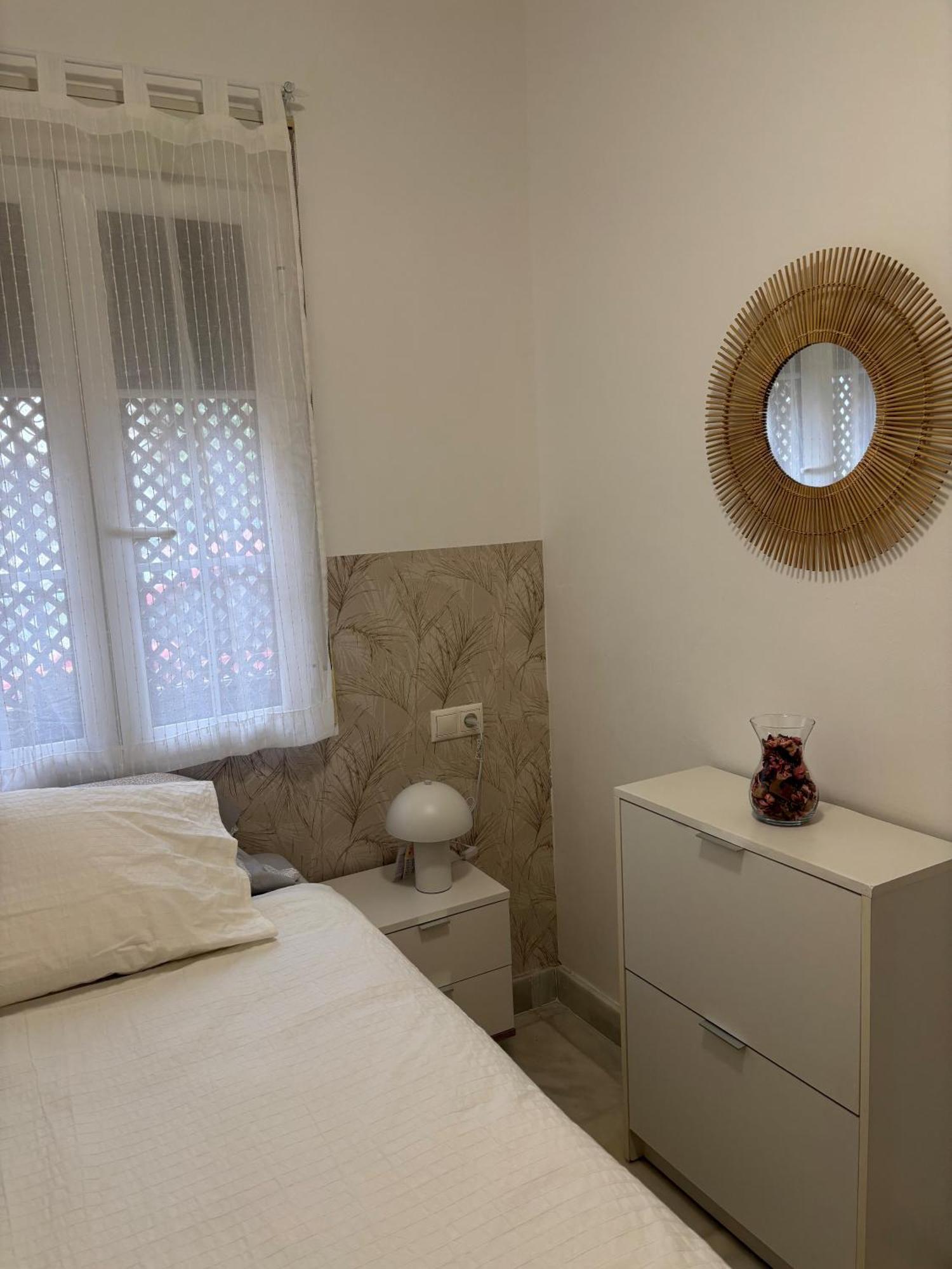 Apartment Bonito Y Muy Fresco En Nervion De Dos Y Dos Banos *