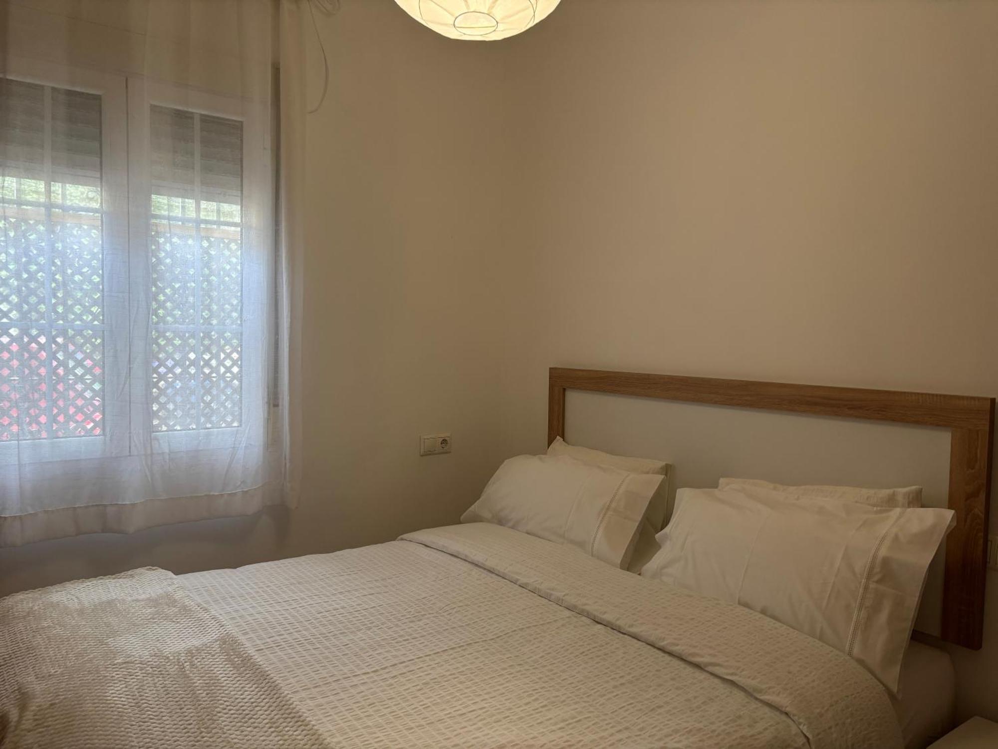 Bonito Y Muy Fresco En Nervion De Dos Y Dos Banos Apartment *